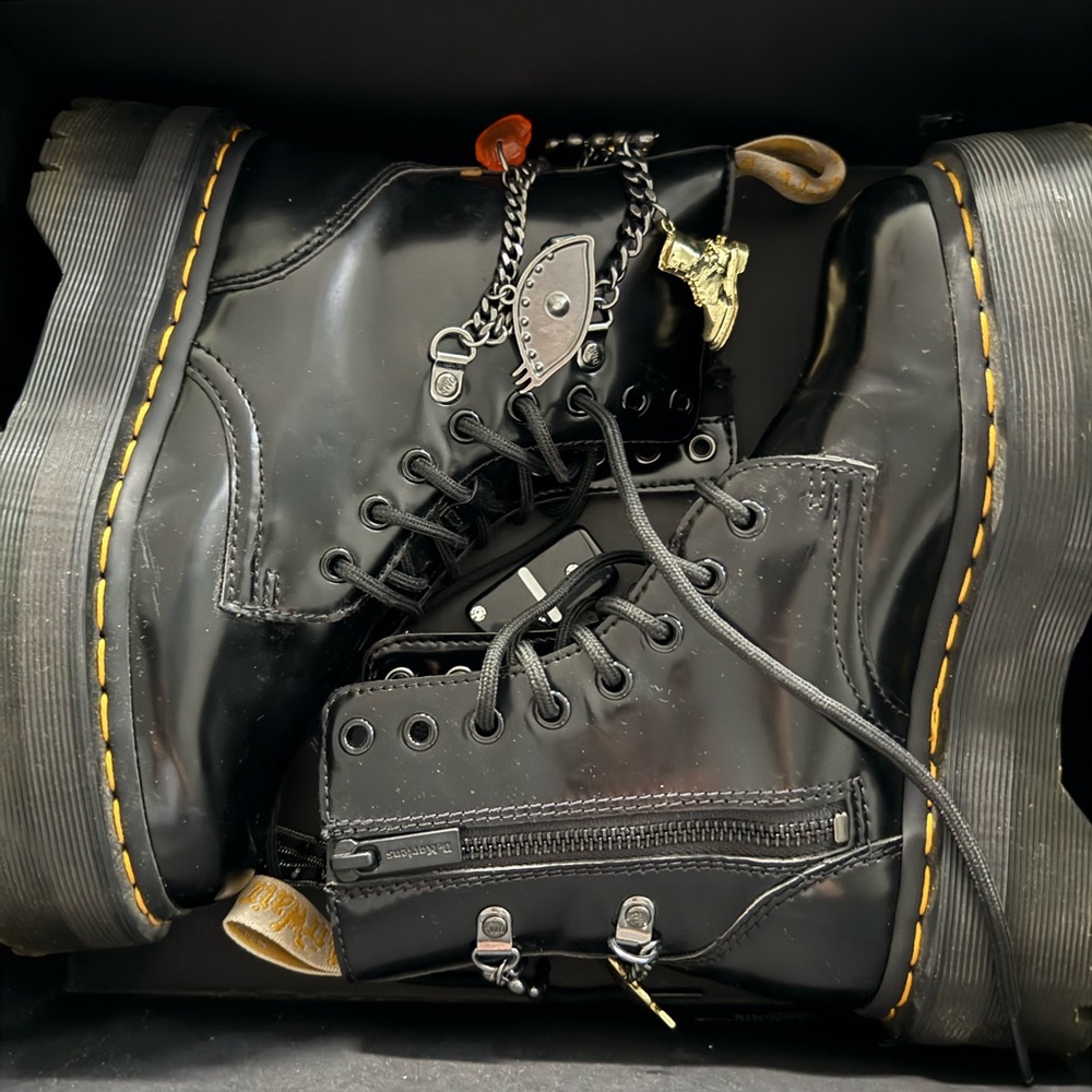 Dr. Martens x Marc Jacob’s  Black Lace-Up Jadon boot